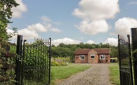 Lawn Lodge